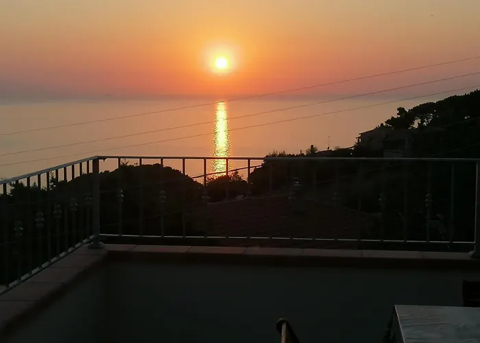 بيت للعطل L' Elicriso